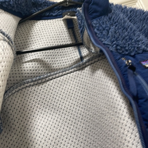 Patagonia® Worn Wear
Kid's Retro Cardigan size small - Picture 7 of 7